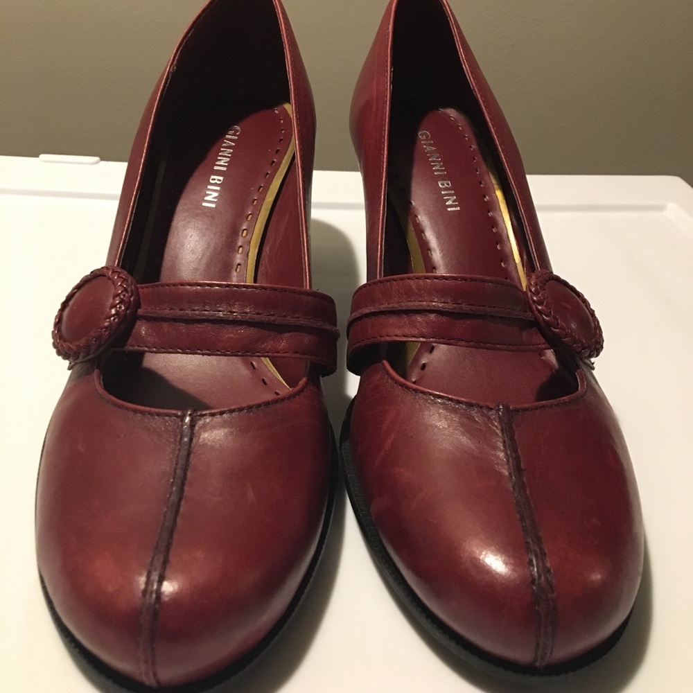Gianni Bini Kitten Heels